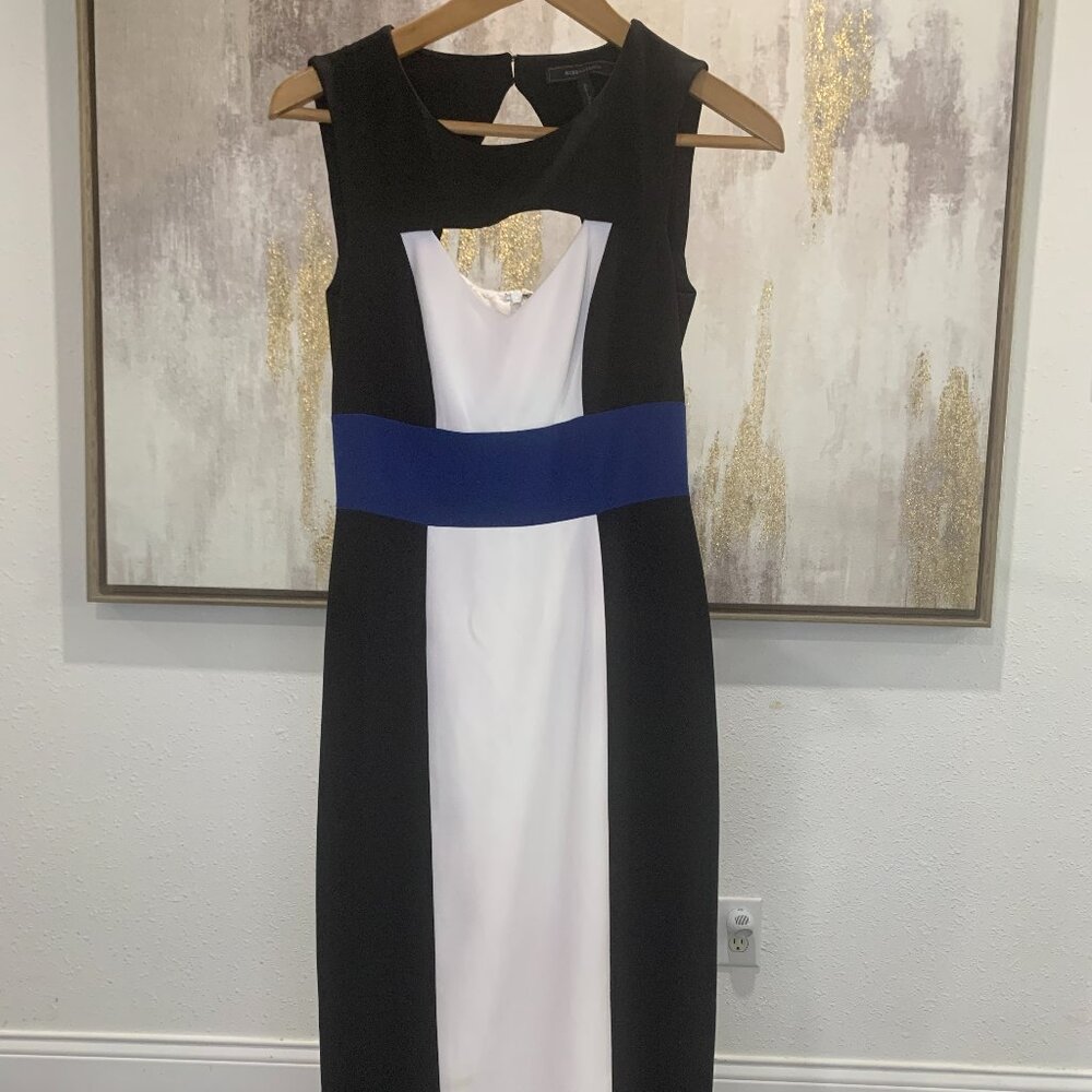 BCBGMAXAZRIA Antonella Color-Blocked Sheath Dress Size 0 - Off White - MUV6Y028